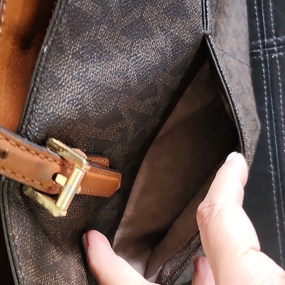 MICHAEL MICHAEL KORS VOYAGER MEDIUM LOGO TOTE BAG - Picture 5 of 13